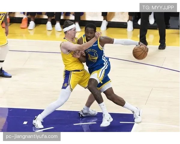 库明加利用挡拆拉开空间提升三分命中率明显优于新秀同期