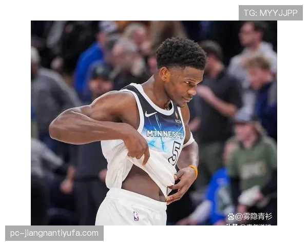 爱德华兹突破能力提升助森林狼关键时刻得分拉开差距